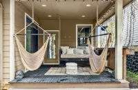 Welcome to Your New Favorite Spot! Tree Top Views & Lots of Room! - 3-نجوم