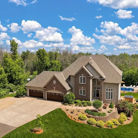Lux Retreat 5 Acres- Pool/Hot Tub/Tiki Bar/Fire Pit/Game Room- Great for Groups!