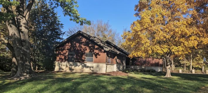 Walk to K-State, Sleeps 12, Pool Table, Hot Tub, 28-60 Nights Stays Are Welcome! Hotels in Manhattan