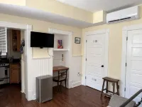 Private studio/parking in historic mansion, close to forsyth park, dogs welcome - บังกะโล