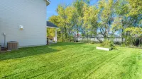 Stay and Play in Spacious House in Star! - Homestays