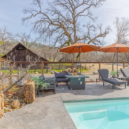 Coyote Creek Ranch + Pool House Near Murphy’s