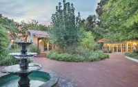Casa Blanca Inn and Suites - Homestays