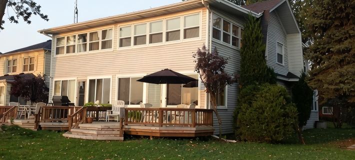Large Riverfront Home - Amazing Freighter Views, Dock Access & Great Fishing Hotels in St. Clair County