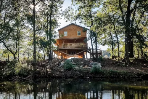 The Highwater Cabin! Right on the banks of the Little Buffalo River! - Hytter