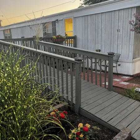 Newly Renovated, Music-Themed Mobile Home! Pet-Friendly! 2 Minutes from I-40!