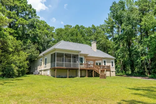 4 bedroom Lake front house 5 mins from liberty with private ramp and dock! - 4-Star
