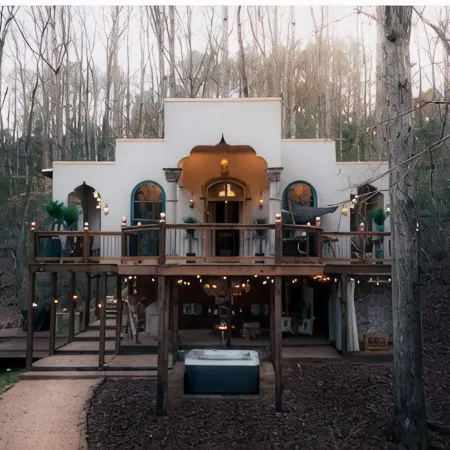 “The Flying Carpet” Moroccan Treehouse
