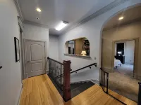 Large two floor 4-bedroom 2.5 bath apartment w AC, WiFi in downtown Glasgow KY