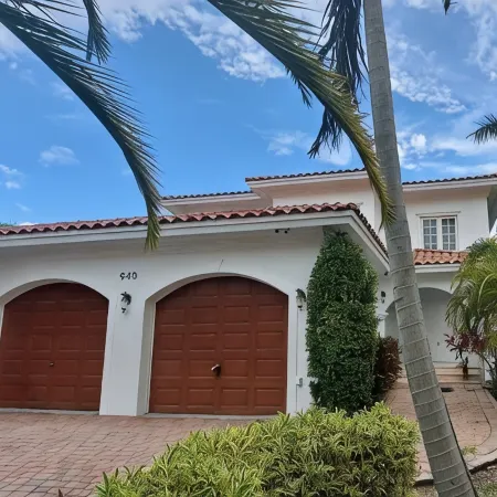 Hollywood Luxurious Waterfall 6 bedroom house . Incredible views