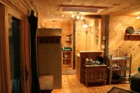 Adirondack Riverfront Retreat - Hytter