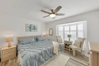 Manatee Harbor: Marina, Heated Pool-Spa, Island Ferry with Private Beach Access!