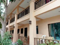 Bank Guesthouse Các khách sạn gần Bãi biển Haad Rin