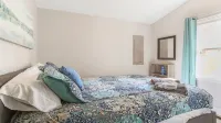 Lakefront 4Bd-2ba; Deep Water; Large Porch; Sleeps 14; Pet Friendly