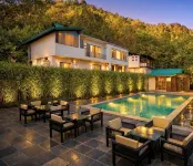 Maati Resort by the Lake Hill - Parkplatz