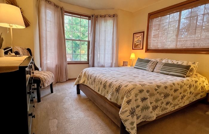 Mt Hood Chalet: Ski Hike Bike Golf • Mt Views, Fenced Yard, Deck & Dog Friendly