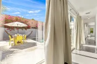 Four bedroom suites, private pool, spa & gourmet kitchen on .25 acre! - 4-Star