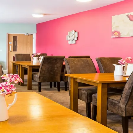 The Lounge Hotel & Bar