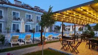 Vespera Hotel - Pools
