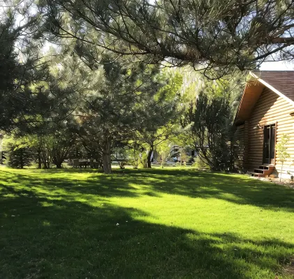 Peaceful & Beautiful Idaho Log Lodge w/ Activities - Wi-Fi