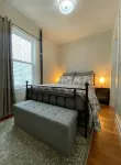 Boston 2bd King Bed near Harvard, MIT, subway near Boston. On-site free Parking