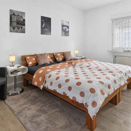 FeWo Galliet 1: 87Sqm, 2 Br, Balcony, Quiet & Close to Trade Fair
