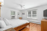 4Br Near Downtown Bristol w/ Yard & Parking - Wifi