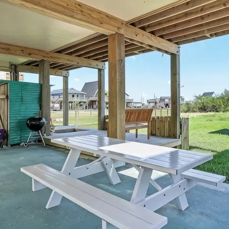 Tulum Surfside Vacation Home:located just two blocks from the beach.