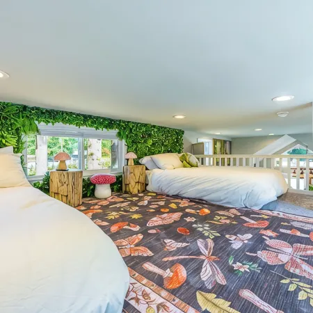 Rainforest Tiny Home Retreat: Enchanted