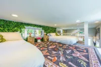 Rainforest Tiny Home Retreat: Enchanted