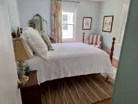 Charming 2-bedroom cottage in serene Erwin with AC, WiFi Hotels in Erwin