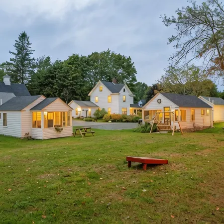 Bar Harbor Cottages & Suites