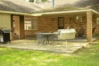 Spacious 3Br Near UL & Cajun Dome- Game Room + Grill - 방갈로