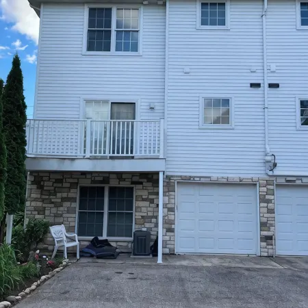 3 bed/3.5 bath Fish Creek Condo: walking distance to beach/parks, bars & dining