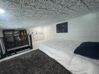 Clermont Tiny Home: Main Floor Queen, Lofts & No Pet Fees