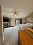 Charming woodland villa located in a secured resort across from Starved Rock - Alppimaja