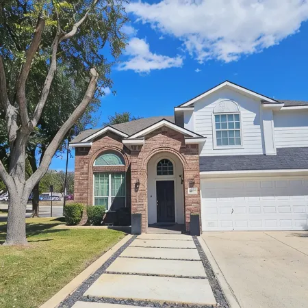 8 Guest Oasis with Jacuzzi Near SeaWorld, Lackland AFB, and Six Flags Отели рядом с достопримечательностью «Водный Мир Техаса»