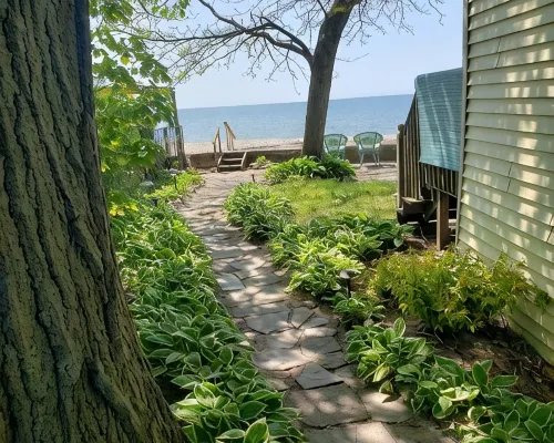 Waterfront cottage on the shores of Lake Erie. Beautiful lake front views! Hotels in Evans