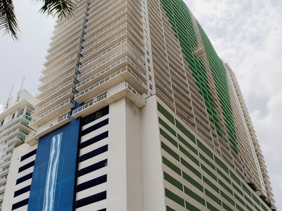 Modern Studio + Free Parking+GYM, Desk + Brickell Living