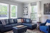 3 Br  Dtown Bungalow, Walkable to Riverfront, Restaurants & Retail, Yard Updates - Bintang 2