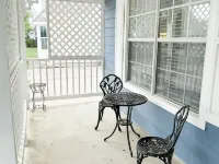 Blue Haven at Salado Plaza. Family Friendly Townhome w/ Fenced Back Yard! Hotels in Salado