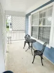 Blue Haven at Salado Plaza. Family Friendly Townhome w/ Fenced Back Yard!