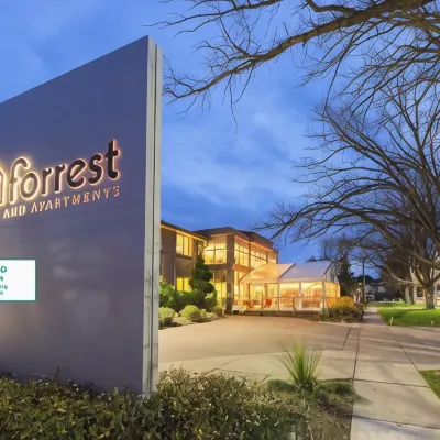 Forrest Hotel & Apartments Hotels near Glebe Park