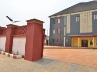 Samrossy Hotel and Suites - 3つ星
