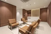 85 Soho Premium Serviced Residence - Condos