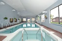 Americas Best Value Inn- St. Ignace - Pool