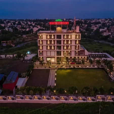 Hotel Chandradeep Regency