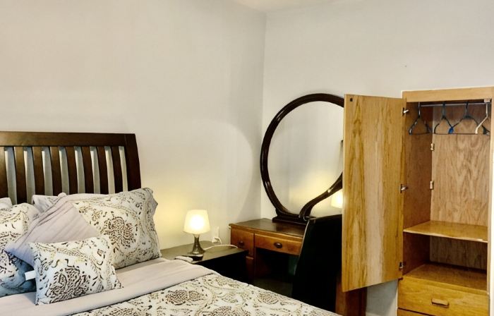 Prime 1st Floor Apt Near Hospitals, Brown & I-95 Wi-Fi, All Utilities Included