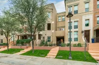 NEW! Downtown Tempe Loft - Walk to ASU & Mill Ave. - balcony