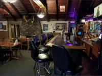 Lakeshore Lodge